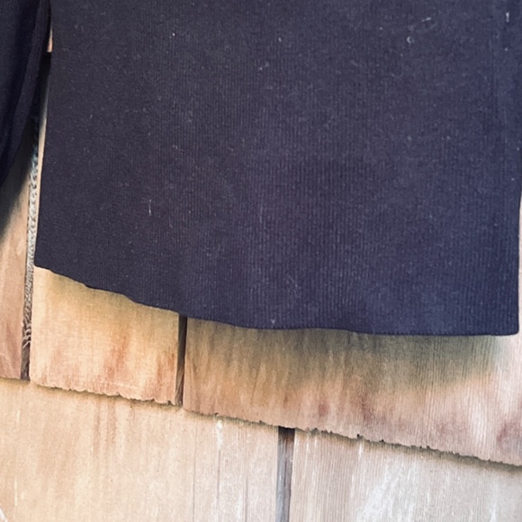 Signature Reitmans Viscous Blend Black Deep Neckline Fitted Pullover Sweater SP - Picture 11 of 12